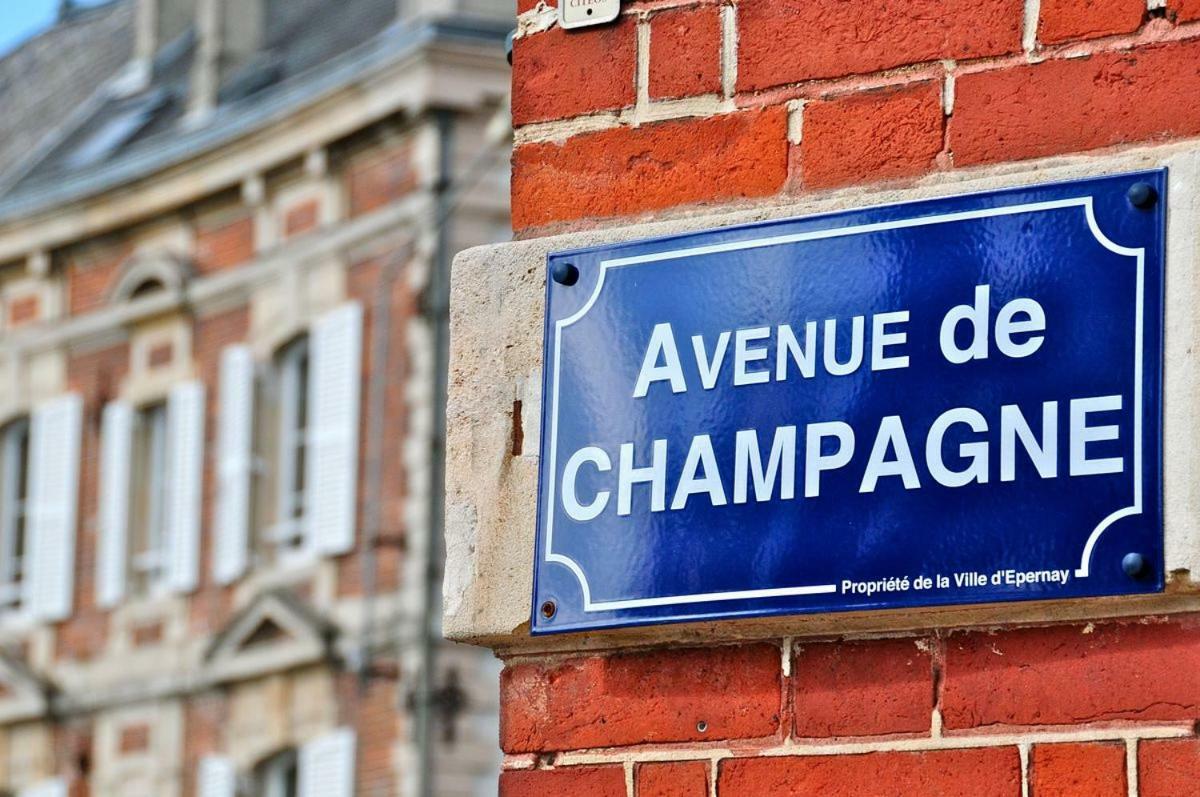 Suite Premium Le Figaro 1 Epernay Exterior photo